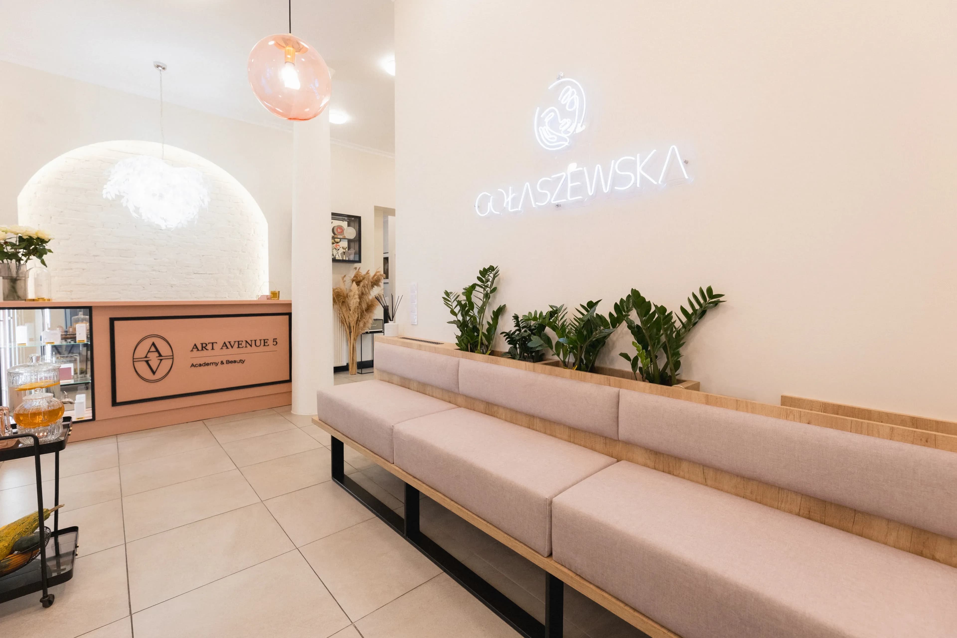 Jasny gabinet zabiegowy Art Avenue 5